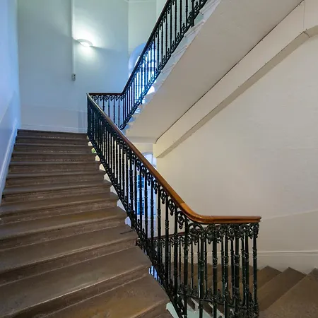 La 3*